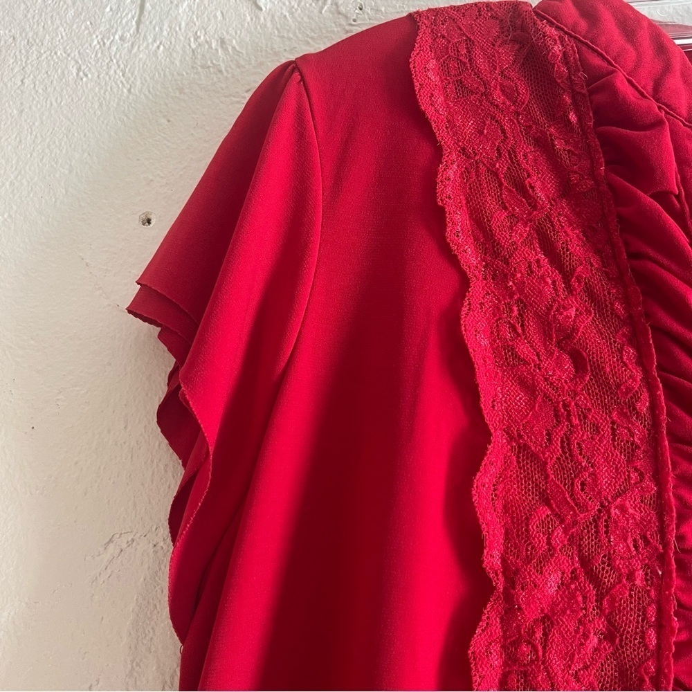 Ispiri Chic Red Lace Accent Blouse Size Large - Picture 4 of 8